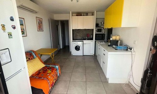 Beautiful 1-bedroom Apartment With air Conditioning Near the sea in the Coudouliere Estate