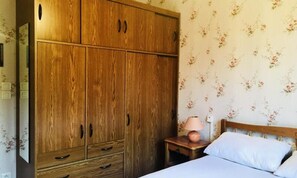 Iron/ironing board - Chalets for 8 People (Albiez-Montrond)