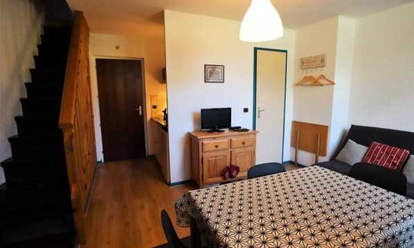 Room - 40m2 South-facing Duplex for 4 People (Beaufort)