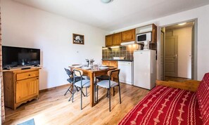 Interior - Apartment in Albiez-montrond With Mountain Views (Albiez-Montrond)