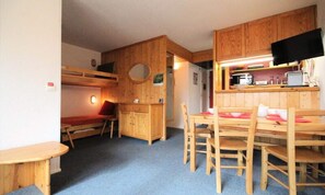 Interior - Two-room Apartment for 6 People in the Resort Center (Bourg-Saint-Maurice)