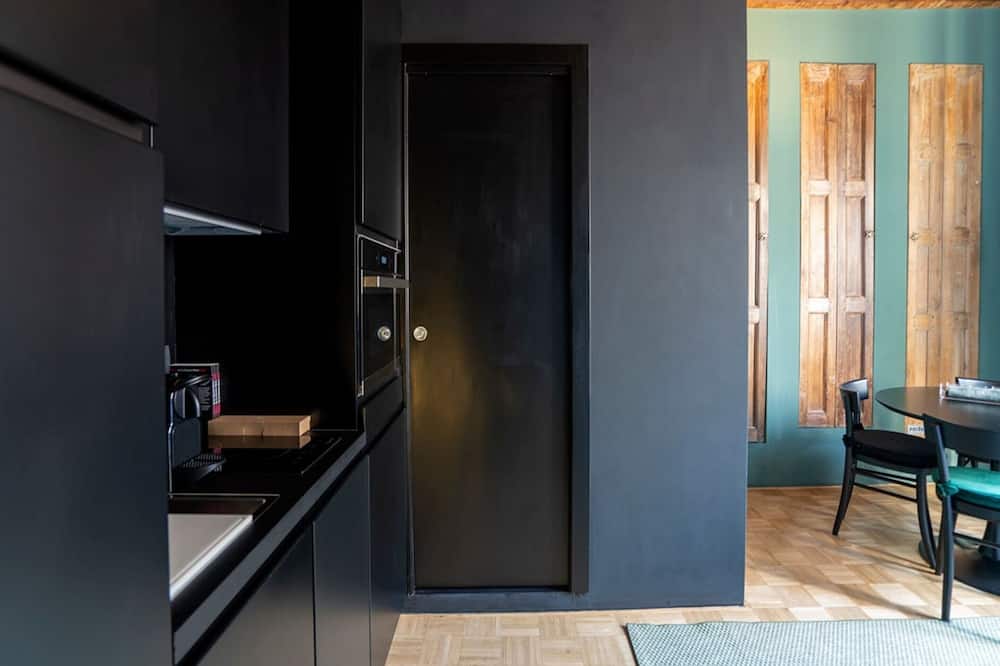 Artistic Flat W/wooden Beams, Porta Venezia