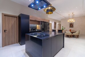 ميكروويف، فرن، موقد طهي مسطح، غسالة أطباق