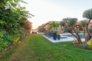 المنطقة المحيطة بالمنشأة