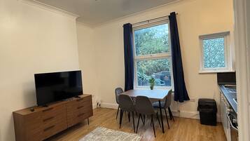 Apartment, 1 Bedroom | Room amenity