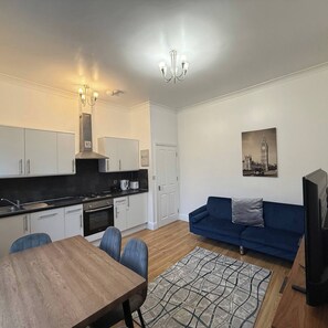 Leilighet, 1 soverom | Spisestue