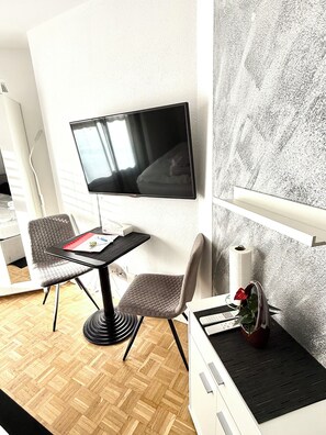 1 bedroom, desk, free WiFi, bed sheets