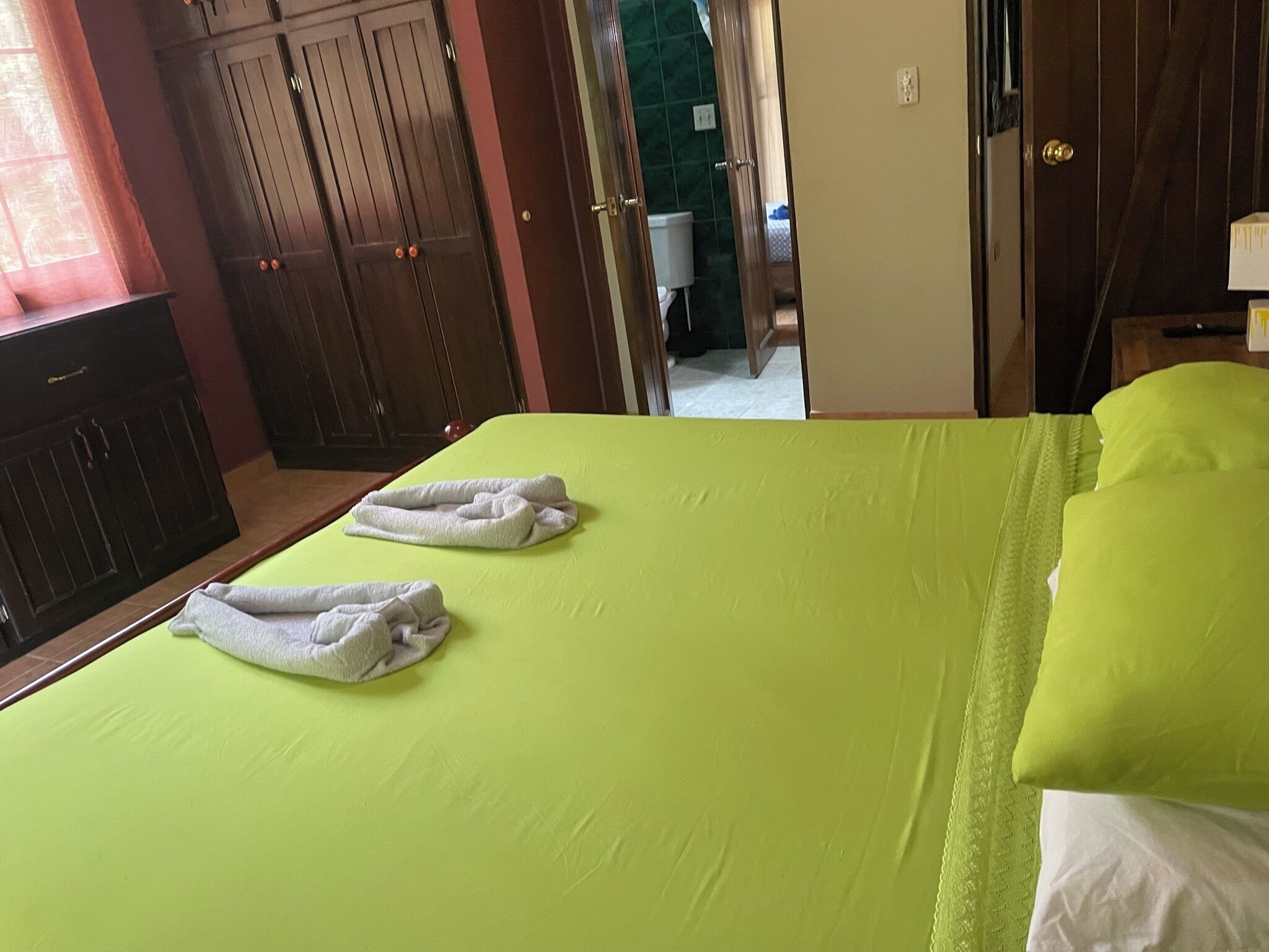 3 chambres, coffres-forts dans les chambres, Wi-Fi gratuit