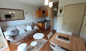 Living area - 2 Rooms for 4 People, Well Located in the Resort (Modane)