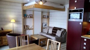 Living area - Lama 22 (Les Allues)