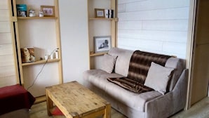 Living area - Lama 22 (Les Allues)