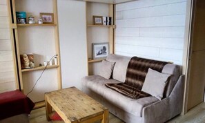 Living area - Lama 22 (Les Allues)