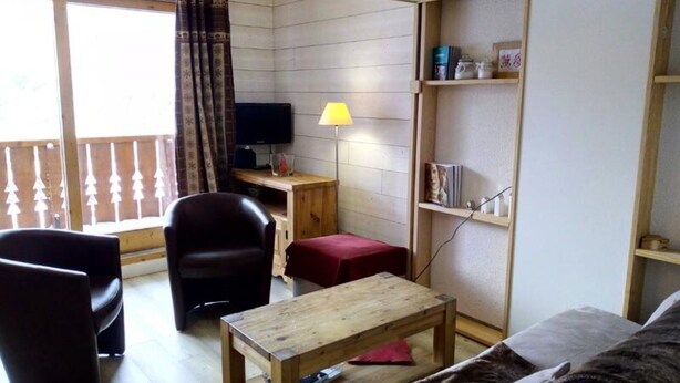 Living area - Lama 22 (Les Allues)