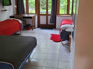 المنشأة من الداخل