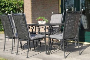 House | Balcony - Family Bungalow With Private Garden (Ewijk)