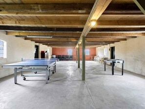 House | Game room