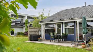 House | Outdoor dining