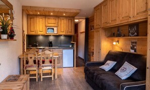 Living area - Proveres 02 (Les Allues)