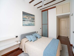 Apartment | 2 bedrooms, laptop workspace, iron/ironing board, bed sheets