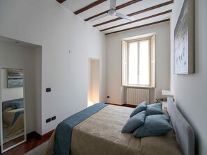 Apartment | 2 bedrooms, laptop workspace, iron/ironing board, bed sheets