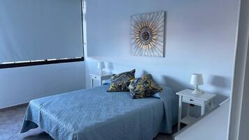 3 quartos, ferros/tábuas de passar roupa, Wi-Fi, roupa de cama