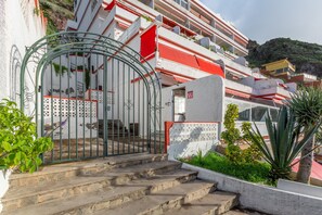 Exterior - Vacation Home 'Crisol' with Sea View, Private Terrace and Wi-Fi (Mesa del Mar)