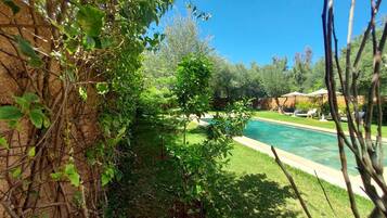 Villa, 4 Bedrooms, Accessible, Smoking | Kolam renang | Kolam renang tertutup