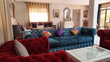 Villa, 4 Bedrooms, Accessible, Smoking | Living room