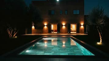 Biệt thự, 4 phòng ngủ, phù hợp cho người khuyết tật, hút thuốc | Hồ bơi | Hồ bơi trong nhà