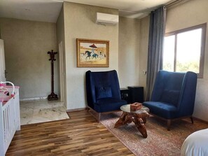 Villa, 4 Bedrooms, Accessible, Smoking | Interior
