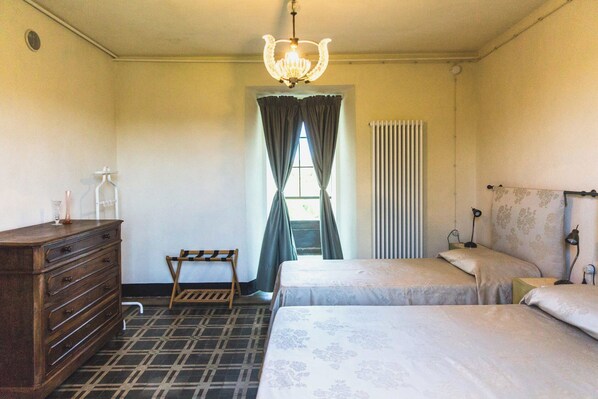 Villa | 4 habitaciones y espacio para trabajar con laptop 