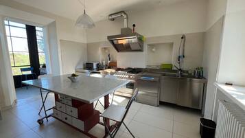 Villa | Private kitchen | Cleaning supplies