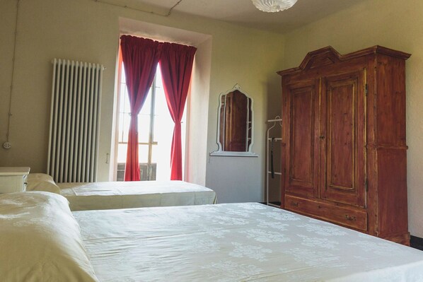 Villa | 4 habitaciones y espacio para trabajar con laptop 