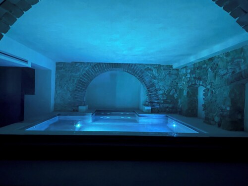 Lavish Villa With Spa, Pool, Turkish Bath