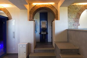 Villa | Bathroom | Hair dryer, towels, soap, shampoo - Lavish Villa With Spa, Pool, Turkish Bath (Montaldeo)