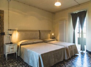 Villa | 4 bedrooms, laptop workspace, iron/ironing board, bed sheets