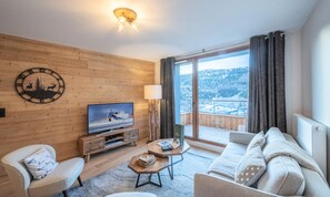 Living area - 88m2 Duplex 6A Apartment (Huez)