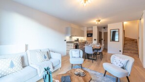 Living area - 88m2 Duplex 6A Apartment (Huez)
