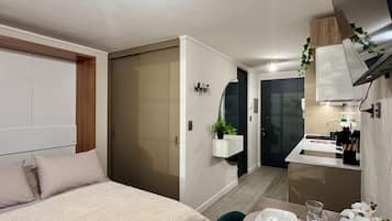 Iron/ironing board, free WiFi