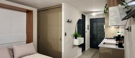 Iron/ironing board, free WiFi