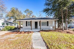 Exterior - Charming & Spacious 2-bedroom house located 4 minutes from Augusta National (Augusta)