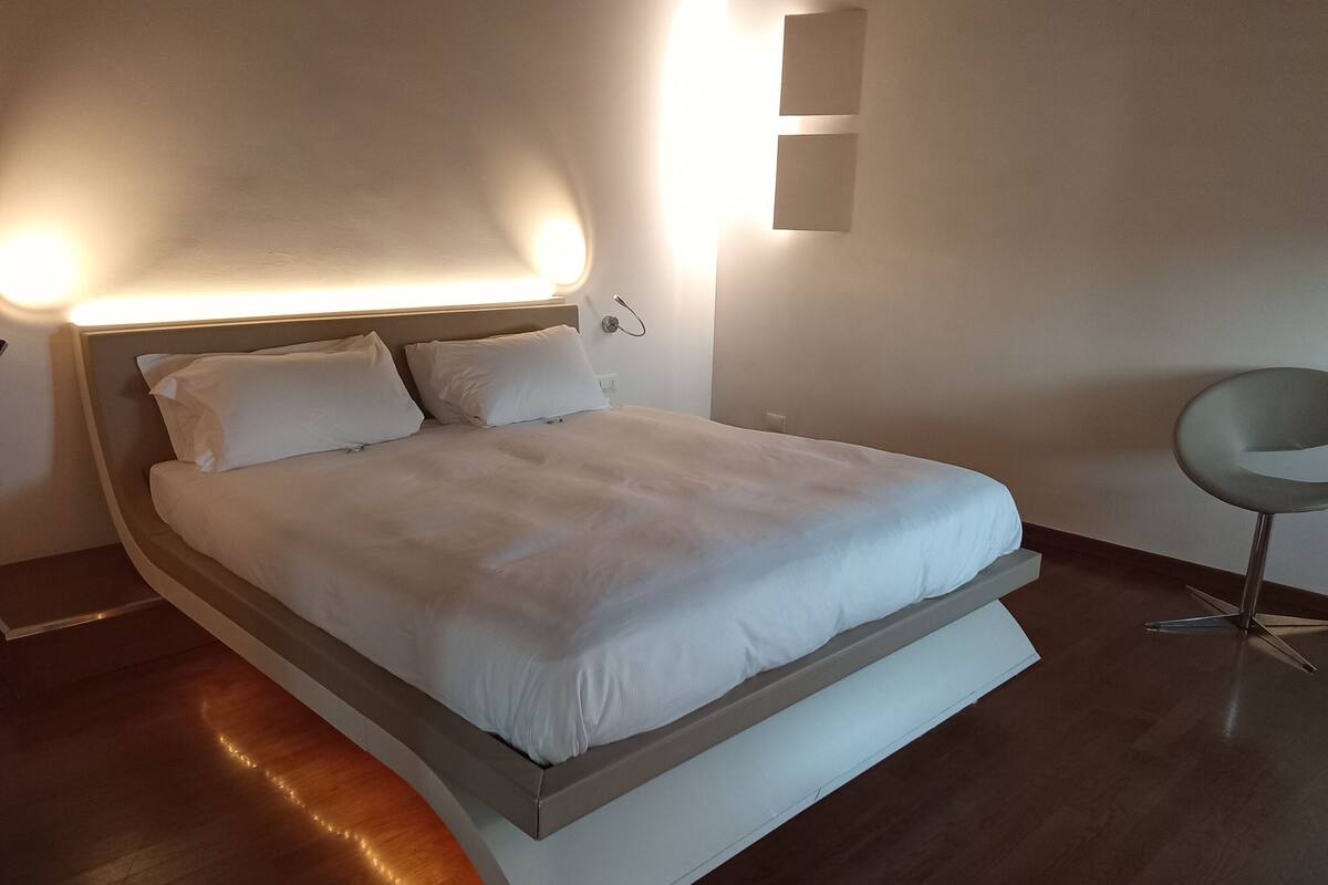 ห้องดีลักซ์ | เครื่องนอนระดับพรีเมียม, ผ้านวมขนเป็ด, เตียงเมมโมรีโฟม, มินิบาร์