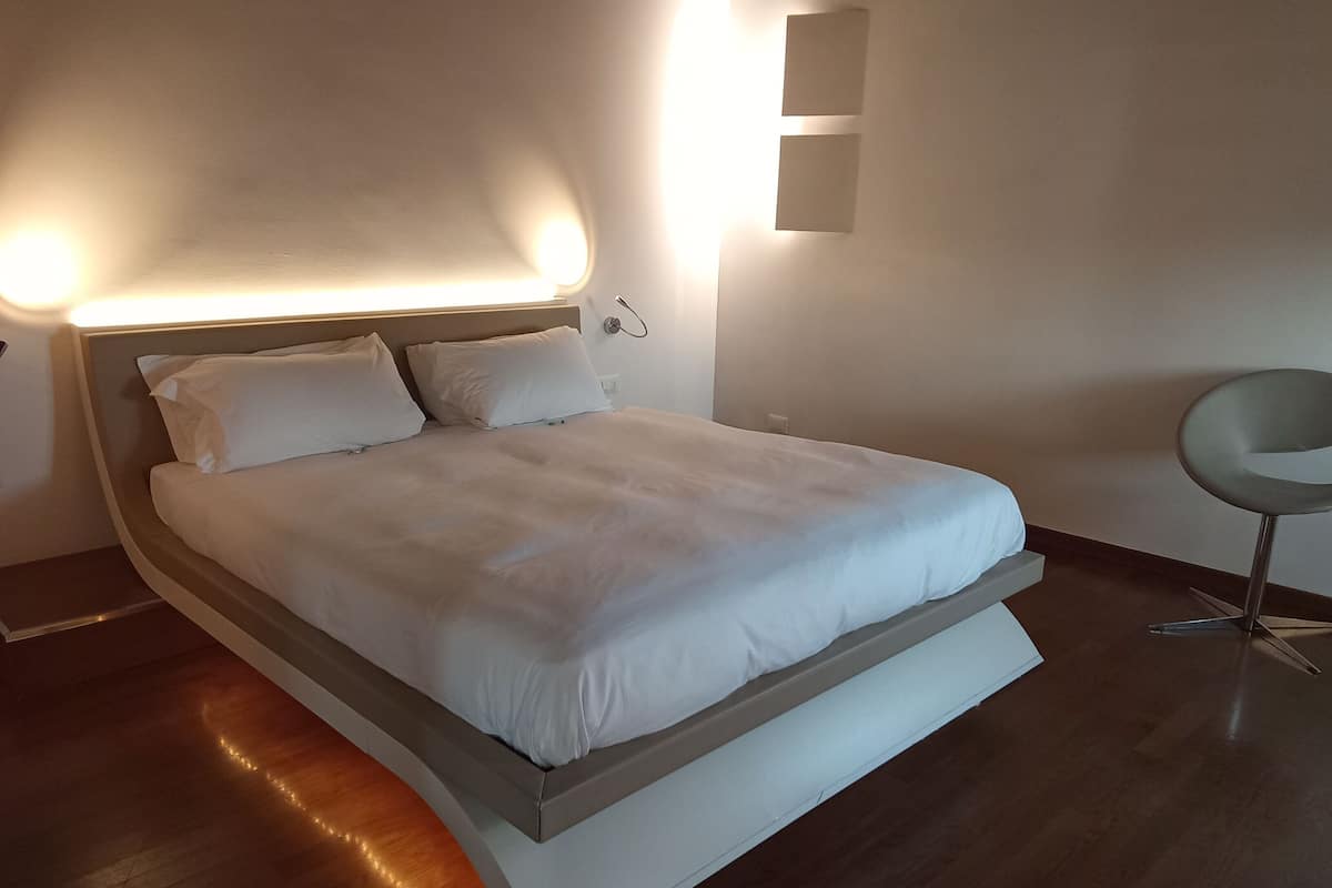 华丽客房 | 高档床上用品、羽绒被、迷你吧、客房内保险箱