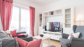 Fernseher, DVD-Player, Stereoanlage