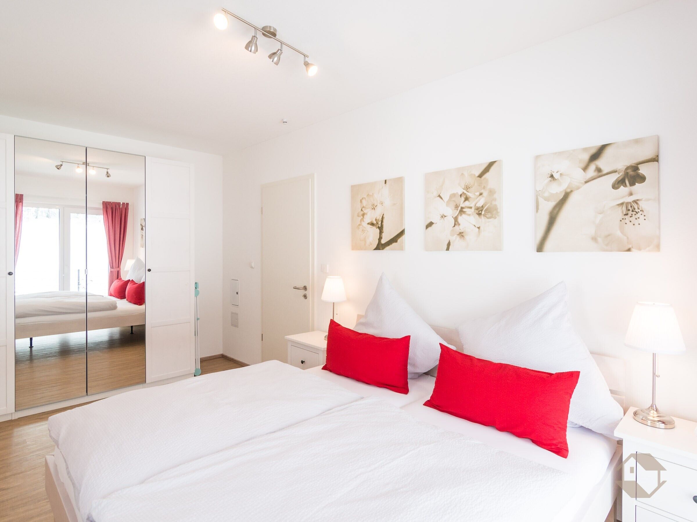 1 slaapkamer, een strijkplank/strijkijzer, wifi, beddengoed