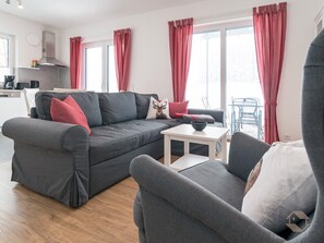 Fernseher, DVD-Player, Stereoanlage