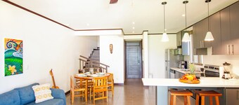 Condo with Stunning beach and wildlife views in Dominical!