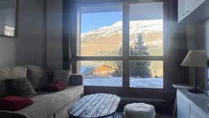 Living area - Alpinea A4 (Les Allues)