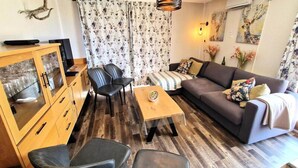 Living area - Apartment Near Charmasson Slope, Vanoise (Modane)