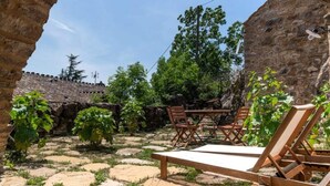 Tempat makan outdoor